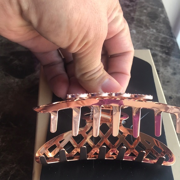 Bebe rose gold hair clip. - Picture 3 of 3